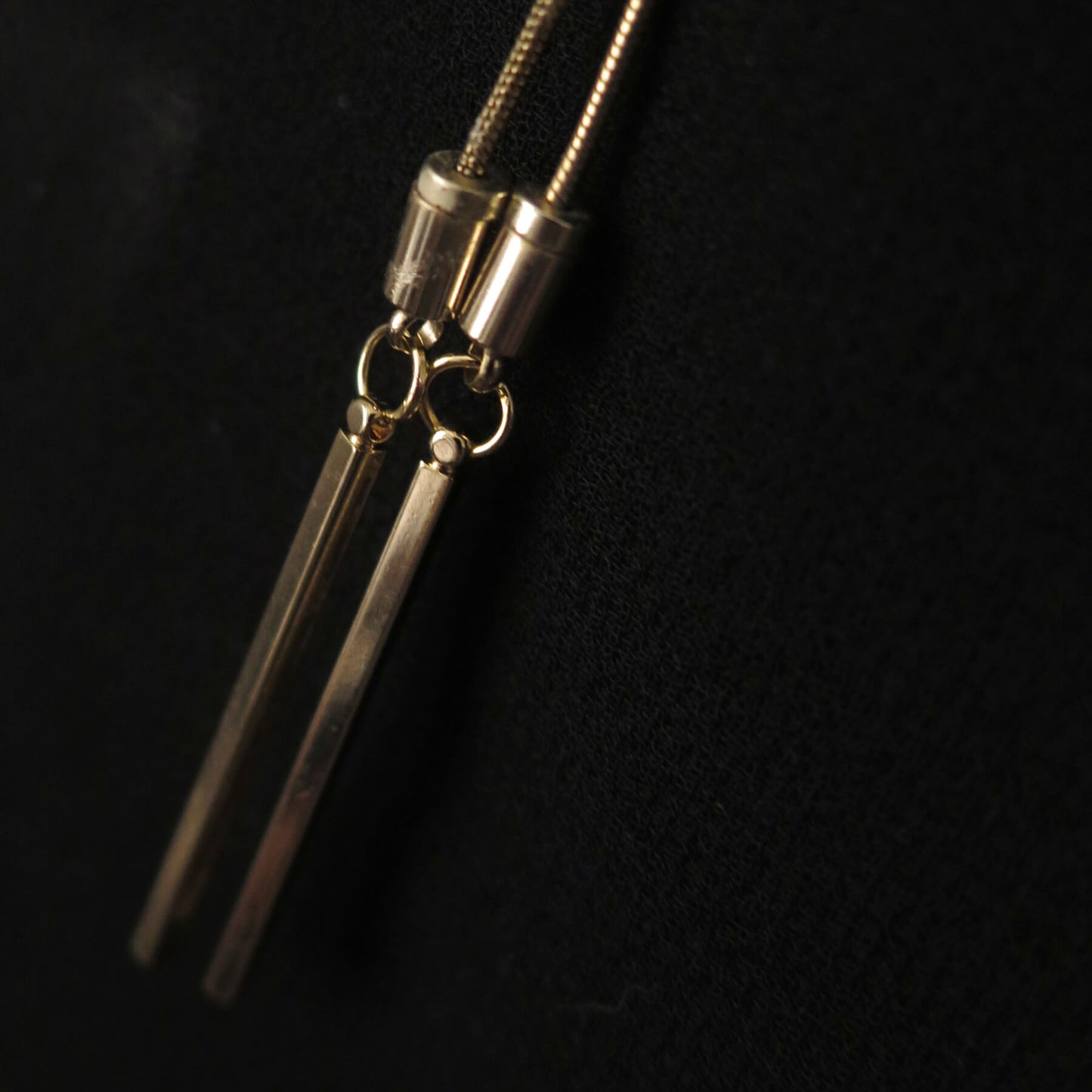 Natural stone squared column | Adjustable gold snake chain necklace with brass detailing