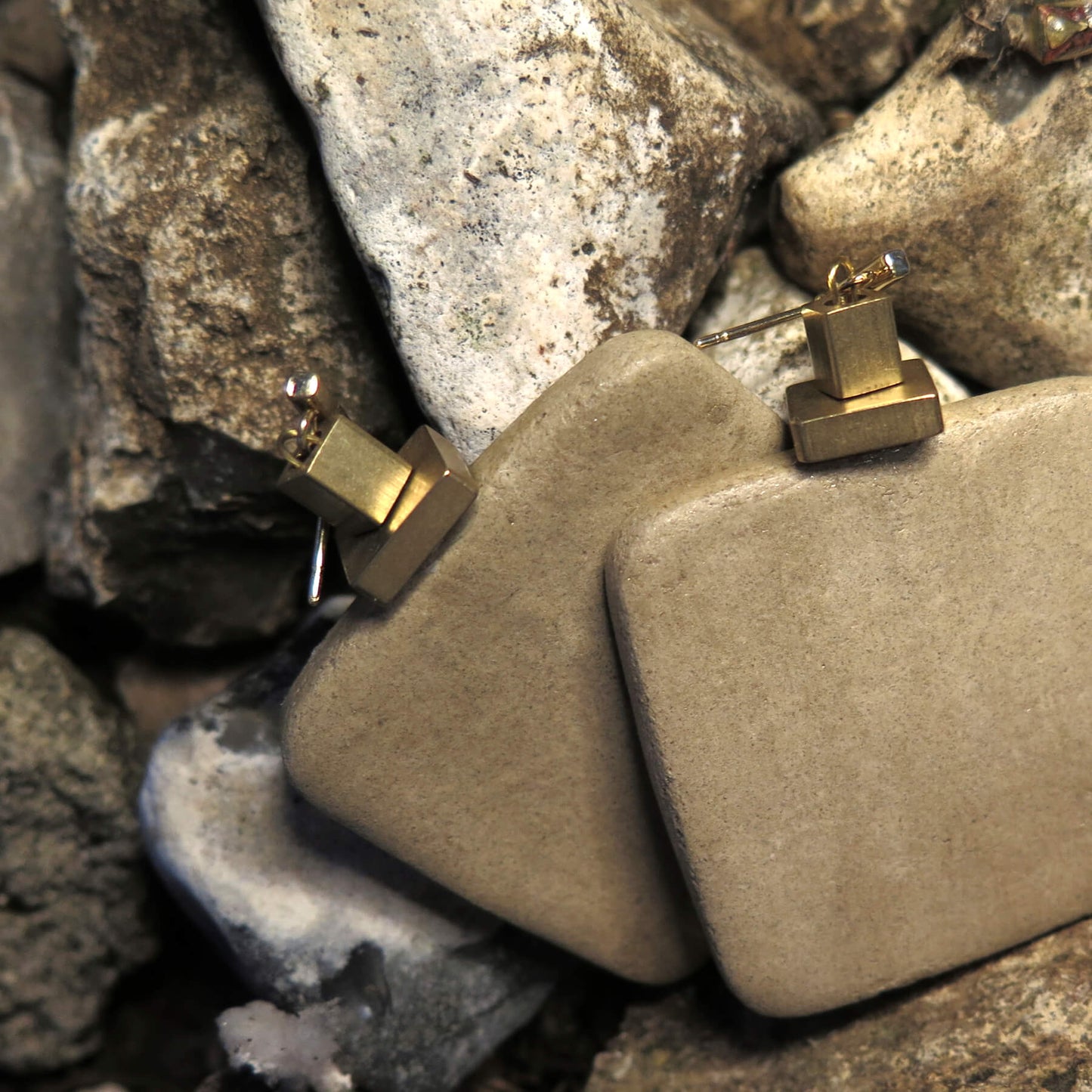 Natural stone slab earrings with brass cubes